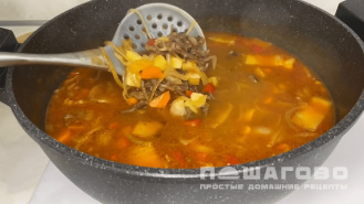 Фото приготовления рецепта: Лагман с капустой - шаг 4