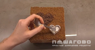 Фото приготовления рецепта: Торт без выпечки - шаг 10