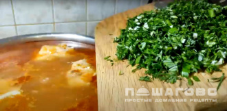 Фото приготовления рецепта: Рассольник классический с рисом и огурцами - шаг 9