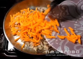Фото приготовления рецепта: Овощное рагу с мясом - шаг 6