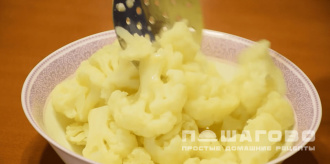 Фото приготовления рецепта: Запеканка из цветной капусты - шаг 1