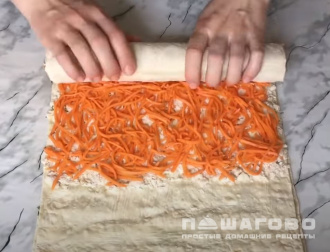 Фото приготовления рецепта: Рулет из лаваша с курицей - шаг 5