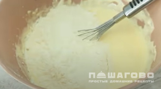 Фото приготовления рецепта: Заливной капустный пирог на сметане - шаг 4