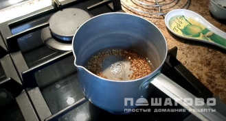 Фото приготовления рецепта: Молочная гречневая каша - шаг 1