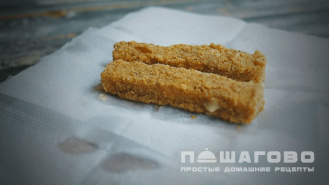 Фото приготовления рецепта: Сырные палочки к пиву - шаг 3