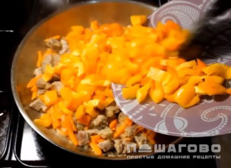 Фото приготовления рецепта: Овощное рагу с мясом - шаг 8