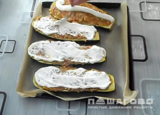 Фото приготовления рецепта: Баклажаны, фаршированные мясом, в духовке - шаг 16
