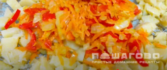 Фото приготовления рецепта: Фриттата по-испански - шаг 4
