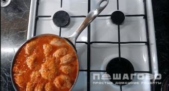 Фото приготовления рецепта: Тефтели из рыбного фарша с рисом - шаг 4