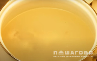 Фото приготовления рецепта: Суп гороховый с копченой колбасой - шаг 1