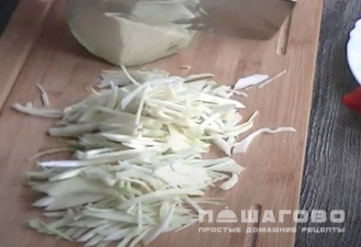 Фото приготовления рецепта: Борщ со свежей белокочанной капустой - шаг 4
