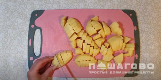 Фото приготовления рецепта: Рыбный суп с пшеном - шаг 1