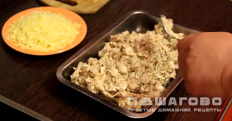 Фото приготовления рецепта: Нежный куриный жюльен с грибами и сыром - шаг 12