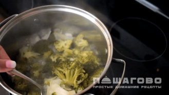 Фото приготовления рецепта: Овощной суп-пюре со сливками - шаг 2
