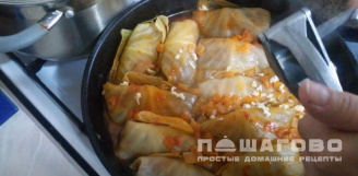 Фото приготовления рецепта: Голубцы с гречкой и куриной печенью - шаг 9