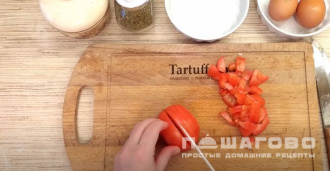 Фото приготовления рецепта: Запеканка из кабачков с фаршем и сметаной - шаг 3