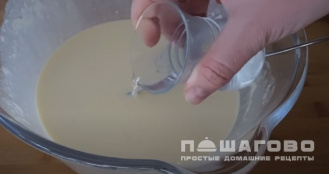 Фото приготовления рецепта: Блинчики с творожной начинкой - шаг 4