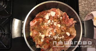Фото приготовления рецепта: Жаркое с картошкой и курицей - шаг 6