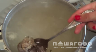Фото приготовления рецепта: Суп с чечевицей на мясном бульоне - шаг 10