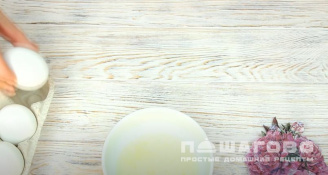 Фото приготовления рецепта: Декупаж пасхальных яиц - шаг 6