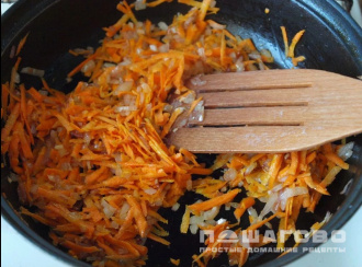 Фото приготовления рецепта: Суп гороховый на курином бульоне - шаг 2