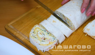 Фото приготовления рецепта: Рулет из крабовых палочек в лаваше - шаг 2