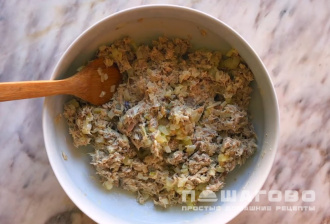 Фото приготовления рецепта: Рийет из скумбрии горячего копчения и творожного сыра - шаг 4