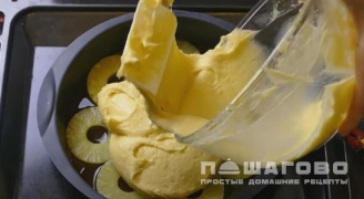 Фото приготовления рецепта: Пирог с ананасами - шаг 6