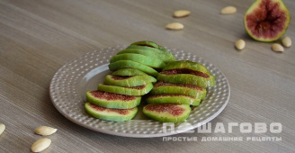 Фото приготовления рецепта: Пирог с инжиром - шаг 2