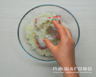 Фото приготовления рецепта: Голубцы с мясом и рисом в духовке с овощным соусом - шаг 5