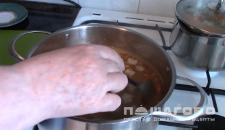 Фото приготовления рецепта: Суп харчо с фрикадельками - шаг 7
