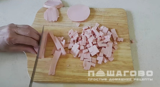 Фото приготовления рецепта: Окрошка летняя с помидорами и зеленью - шаг 1