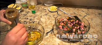 Фото приготовления рецепта: Винегрет мясной - шаг 5