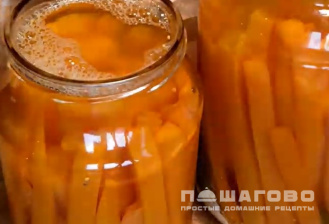 Фото приготовления рецепта: Маринованные морковные палочки - шаг 4