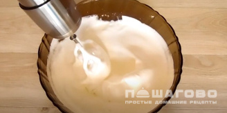 Фото приготовления рецепта: Нежный ванильный бисквит - шаг 2