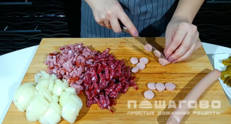 Фото приготовления рецепта: Суп солянка мясная по-домашнему - шаг 4