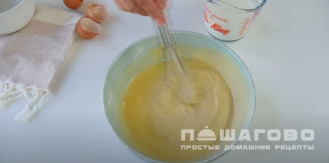 Фото приготовления рецепта: Тонкие французские блинчики - шаг 5