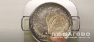 Фото приготовления рецепта: Гречневая лапша по-японски с курицей и овощами - шаг 8