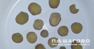 Фото приготовления рецепта: Омлет с бататом - шаг 2