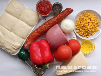 Фото приготовления рецепта: Мясная пицца с итальянской смесью трав - шаг 1