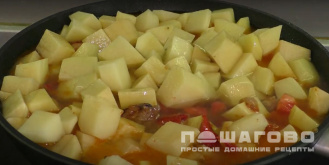 Фото приготовления рецепта: Жаркое со свининой, грибами и овощами - шаг 9