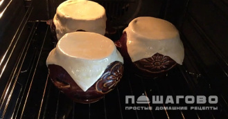 Фото приготовления рецепта: Грибной суп в горшочке в духовке - шаг 11