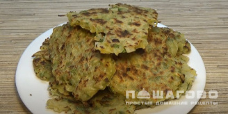 Фото приготовления рецепта: Постные драники из картошки без яиц - шаг 8
