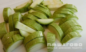 Фото приготовления рецепта: Овощное рагу с грибами - шаг 3