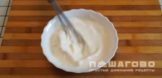 Фото приготовления рецепта: Куриная запеканка с картофелем и грибами «по-французски» - шаг 4
