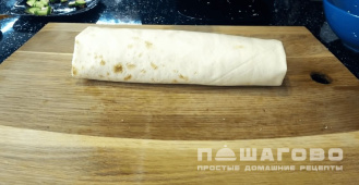 Фото приготовления рецепта: Сочная шаурма в домашних условиях из лаваша - шаг 7