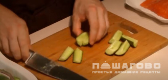 Фото приготовления рецепта: Гаспачо с рыбой - шаг 3