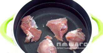 Фото приготовления рецепта: Суп щи по-уральски с перловкой - шаг 3