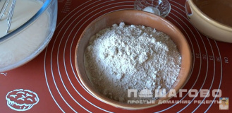 Фото приготовления рецепта: Оладьи из овсяных хлопьев на кефире - шаг 5