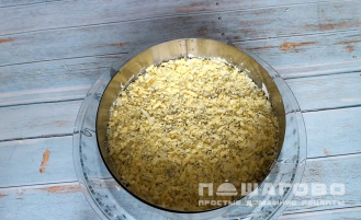 Фото приготовления рецепта: Салат Мимоза с картошкой без сыра - шаг 3